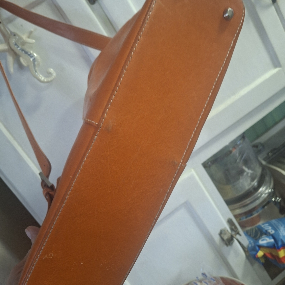 PRESTON AND YORK Orange Leather Shoulder Bag - Picture 4 of 6
